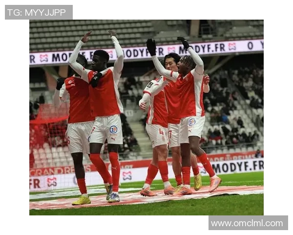 克莱蒙与沙托鲁的激烈对决展现法乙联赛的精彩与悬念