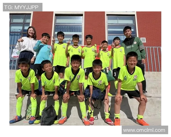 冰岛与泰国友谊赛精彩对决展现足球魅力与团队精神